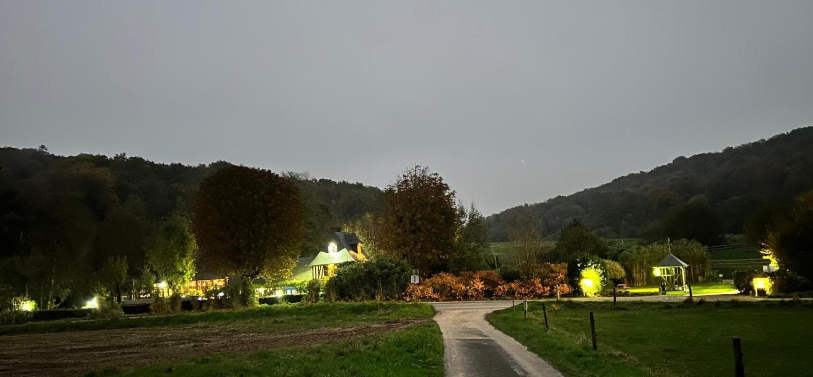 Saint-Clair-sur-les-Monts Auberge Du Val Au Cesne מראה חיצוני תמונה