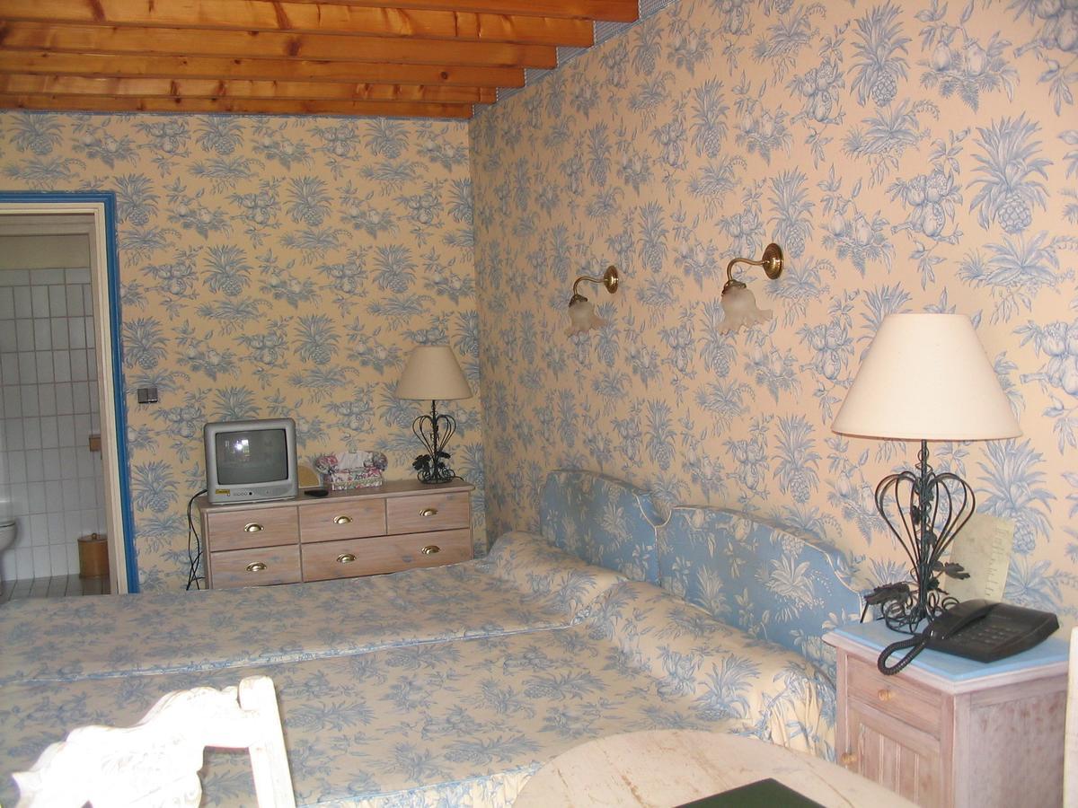 Saint-Clair-sur-les-Monts Auberge Du Val Au Cesne חדר תמונה